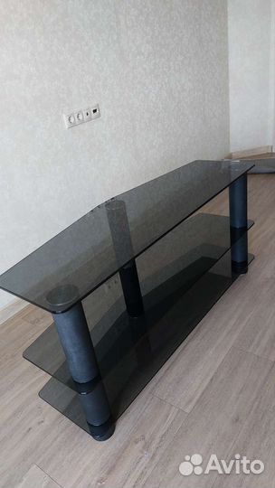 Стеклянная тумба под тв