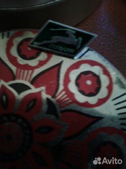 Коллекционные баночки СССР и значки