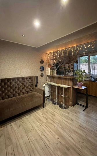 4-к. квартира, 58 м², 1/1 эт.