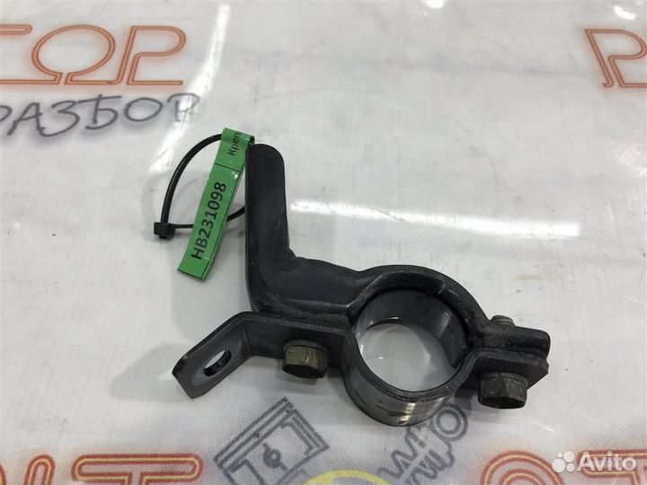 Крепление заднего стабилизатора Toyota Windom (MC