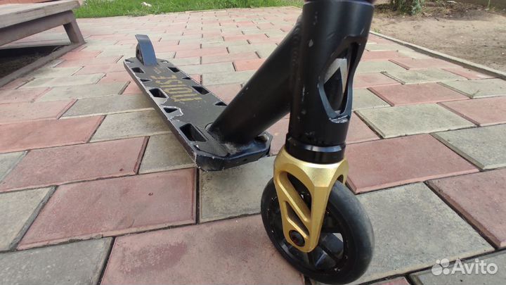 Трюковой самокат