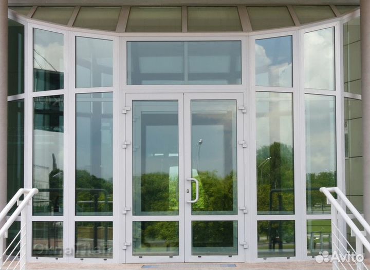 Алюминиевые двери новые