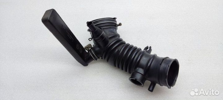 Резонатор воздушного фильтра Toyota Camry XV40