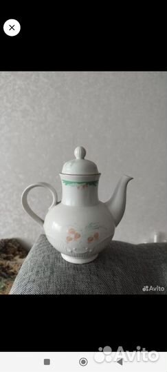 Чайник и молочник