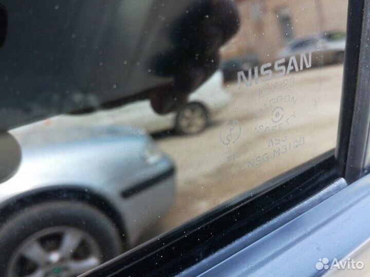 Стекло дверное заднее левое Nissan Tiida C11 1.5