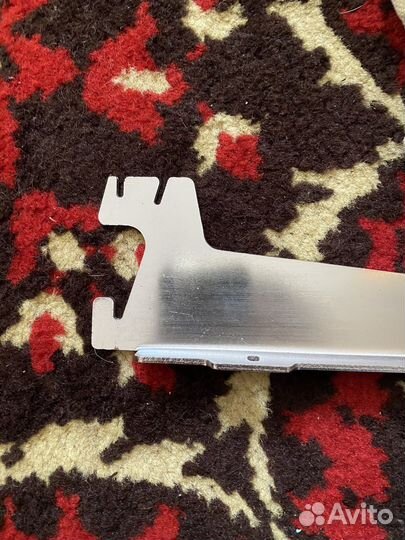 Крепления для полок в магазин