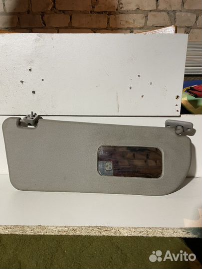 Солнцезащитный козырек