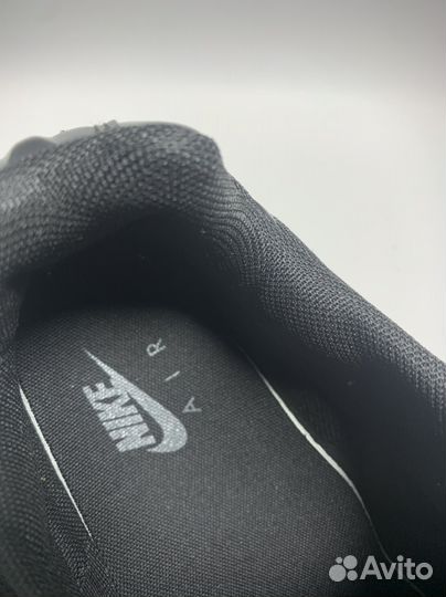 Кроссовки Nike