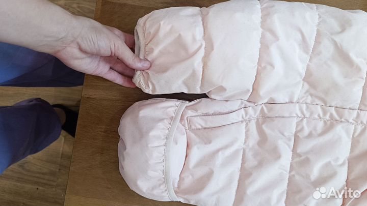 Комбинезон демисезонный 68 + 2 Шапочки и варежки