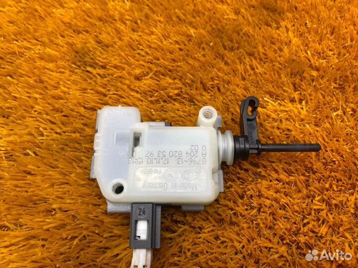 Замок лючка бензобака Mercedes-Benz E-Class W212