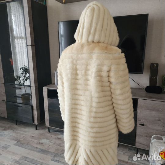 Шуба норковая 46 48 белая автоледи