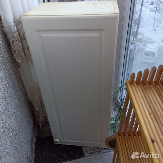 Кухонный гарнитур и вытяжка