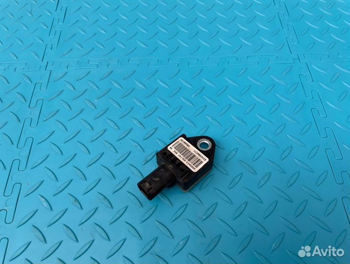 Датчик удара передний Porsche Panamera 970 M46.20