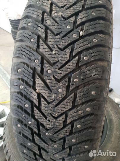 Nokian Tyres Hakkapeliitta 8 SUV 225/65 R17