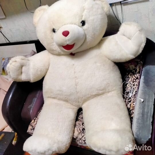 Большой мягкий медведь