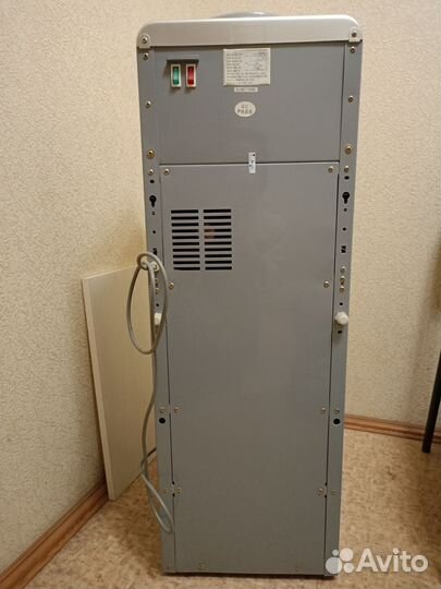 Кулер для воды напольный б/у