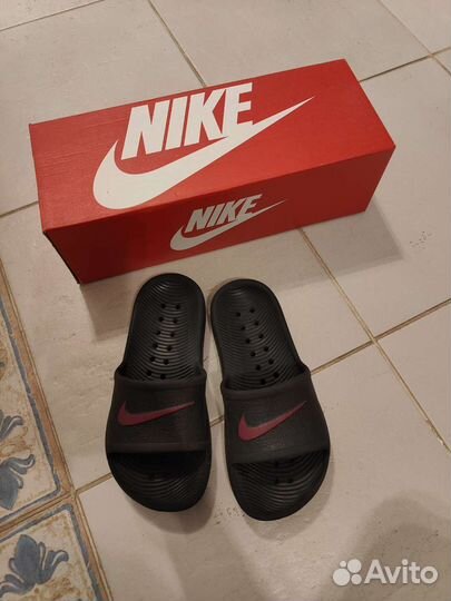 Шлепанцы Nike