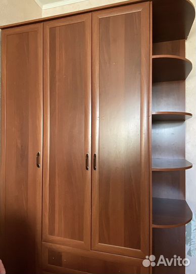Шкаф
