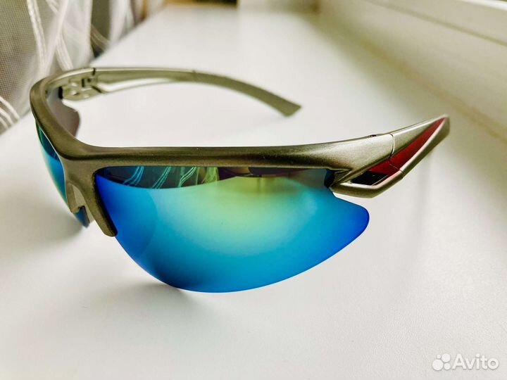 Очки с чехлом солнцезащитные спортивные