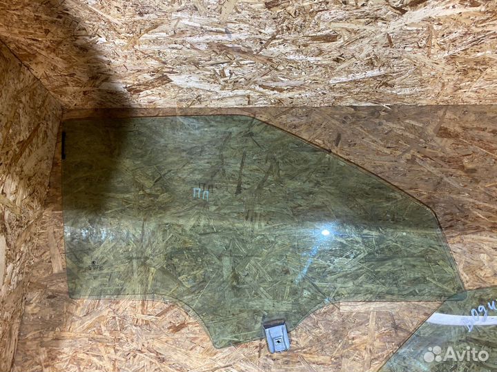 Стекло двери Skoda Fabia 2 07-15