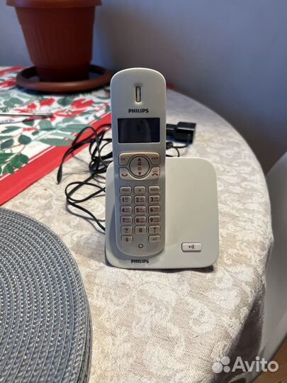 Телефон philips