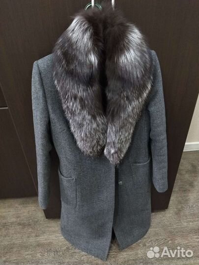 Пальто женское 42 44 зимнее с мехом