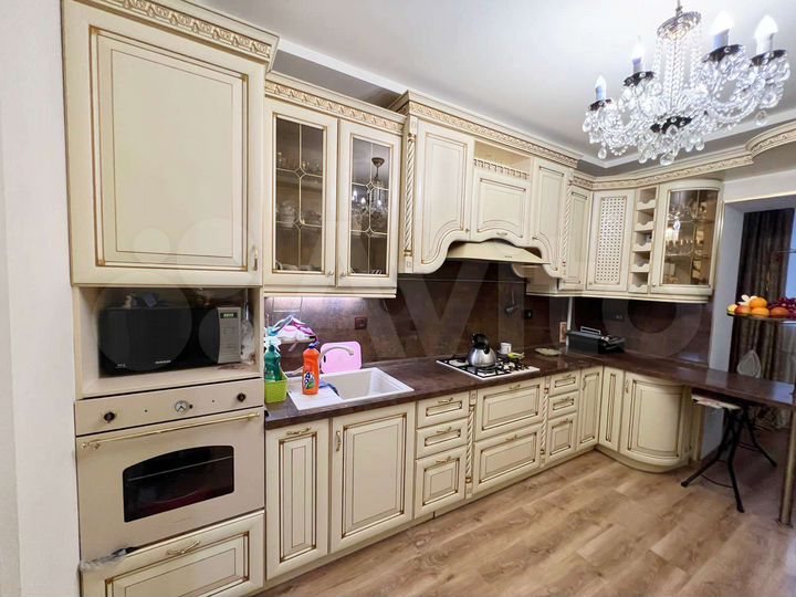 2-к. квартира, 90 м², 4/5 эт.