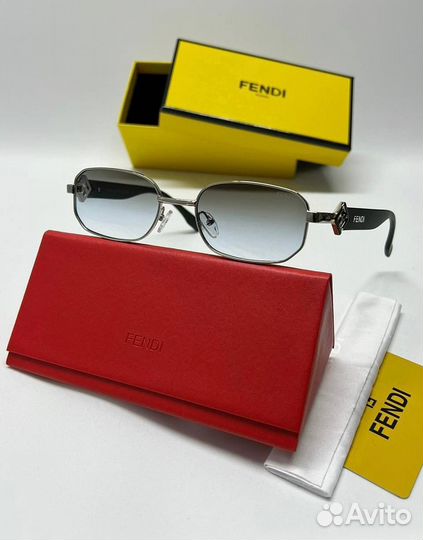 Солнцезащитные очки Fendi