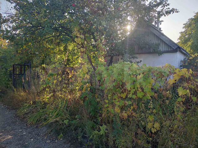 Дача 13,8 м² на участке 5 сот.