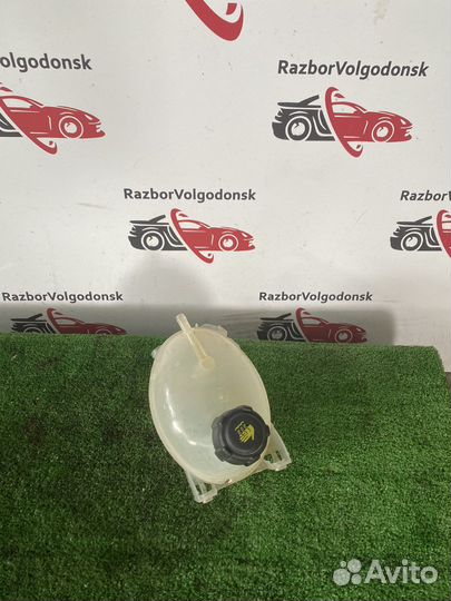 Расширительный бачок Renault Duster