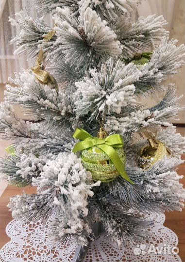 Елка искусственная заснеженная
