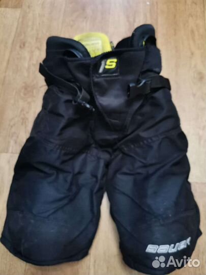 Хоккейные шорты и краги