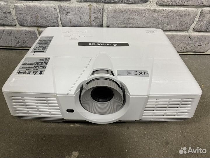 Проектор Mitsubishi XD500U