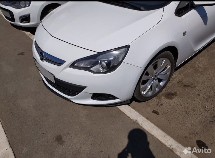 Opel Astra GTC 1.8 МТ, 2013, 111 000 км