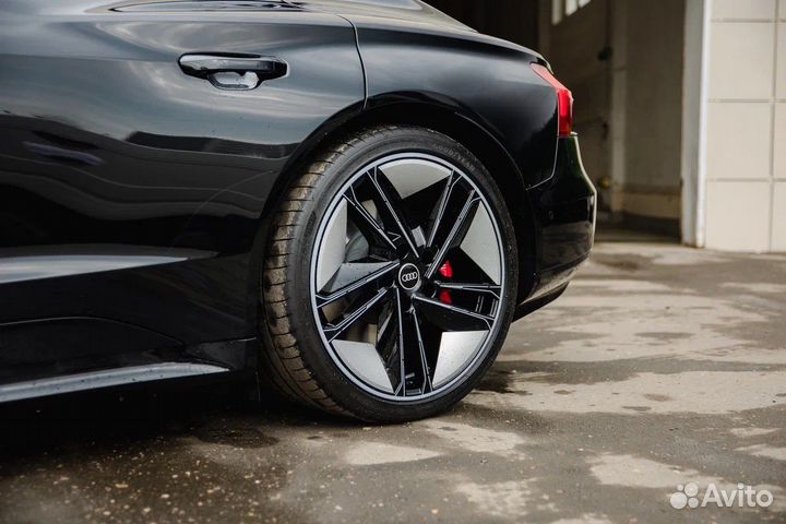 Audi RS e-tron GT AT, 2021, 200 км