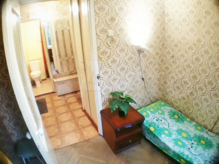 Комната 8 м² в 4-к., 5/5 эт.