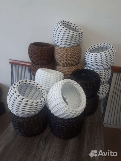 Кашпо из ротанга.Корзина для белья и ящики