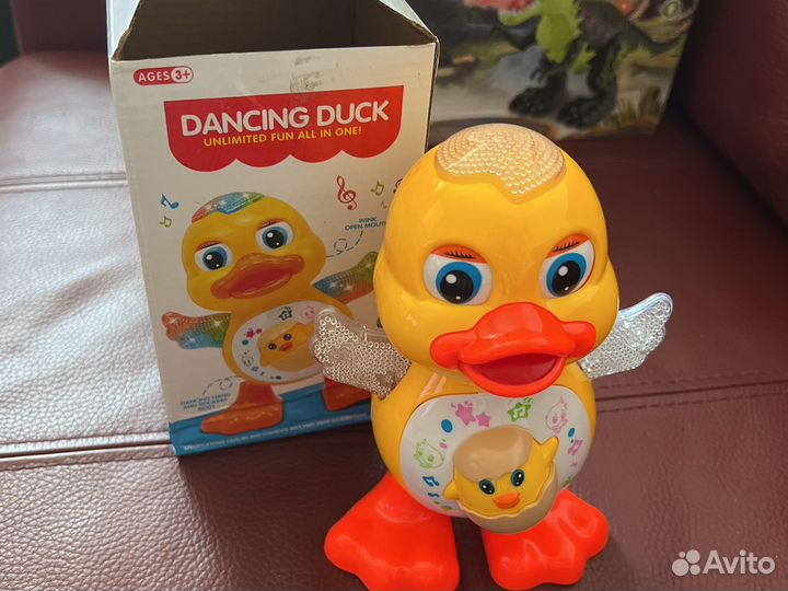 Развивающие игрушки утенок свет, звук ходит