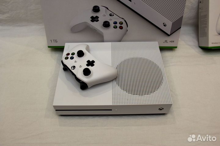 Xbox One S + игры
