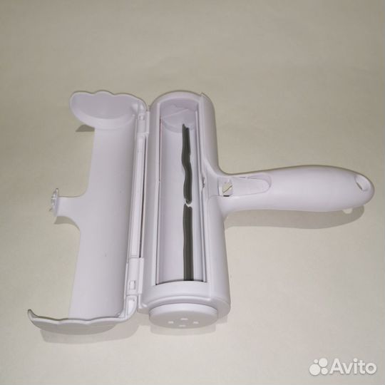 Щётка для удаления шерсти с контейнером