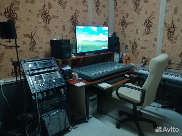 Гитара,фортепиано,вокал,ударные