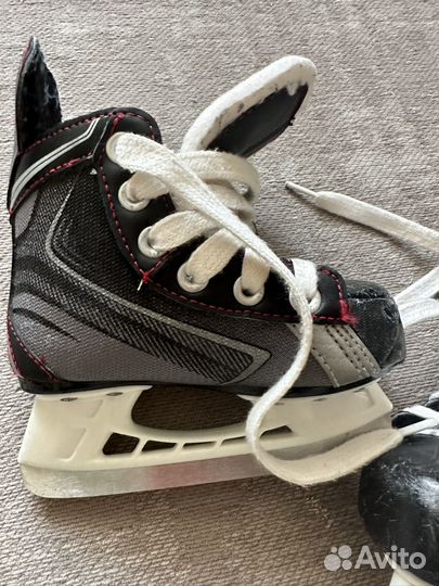 Хоккейные коньки Bauer vapor y7R