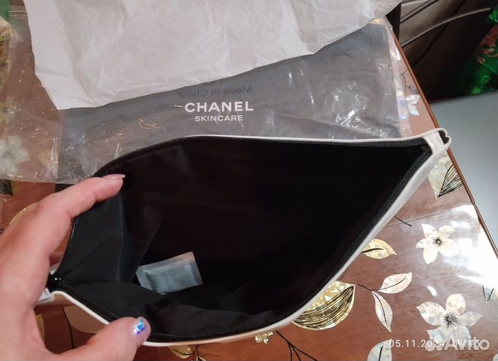 Косметичка Chanel Skincare белая