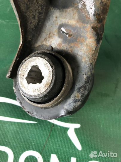 Рычаг передний правый Renault Symbol