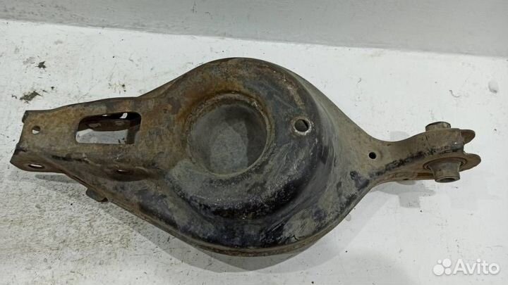 Рычаг задний поперечный правый