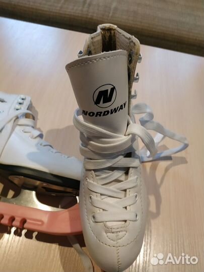 Коньки фигурные для девочки