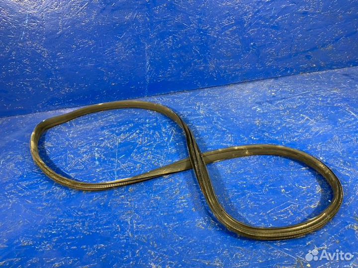 Уплотнитель двери передний Mercedes-Benz Cla-Class