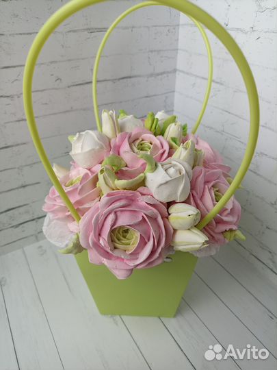 Сладкие подарки из зефира, зефирные цветы