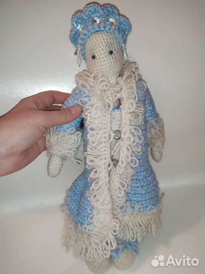 Кукла вязаная снегурочка
