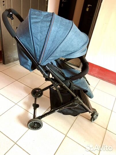 Коляска прогулочная
